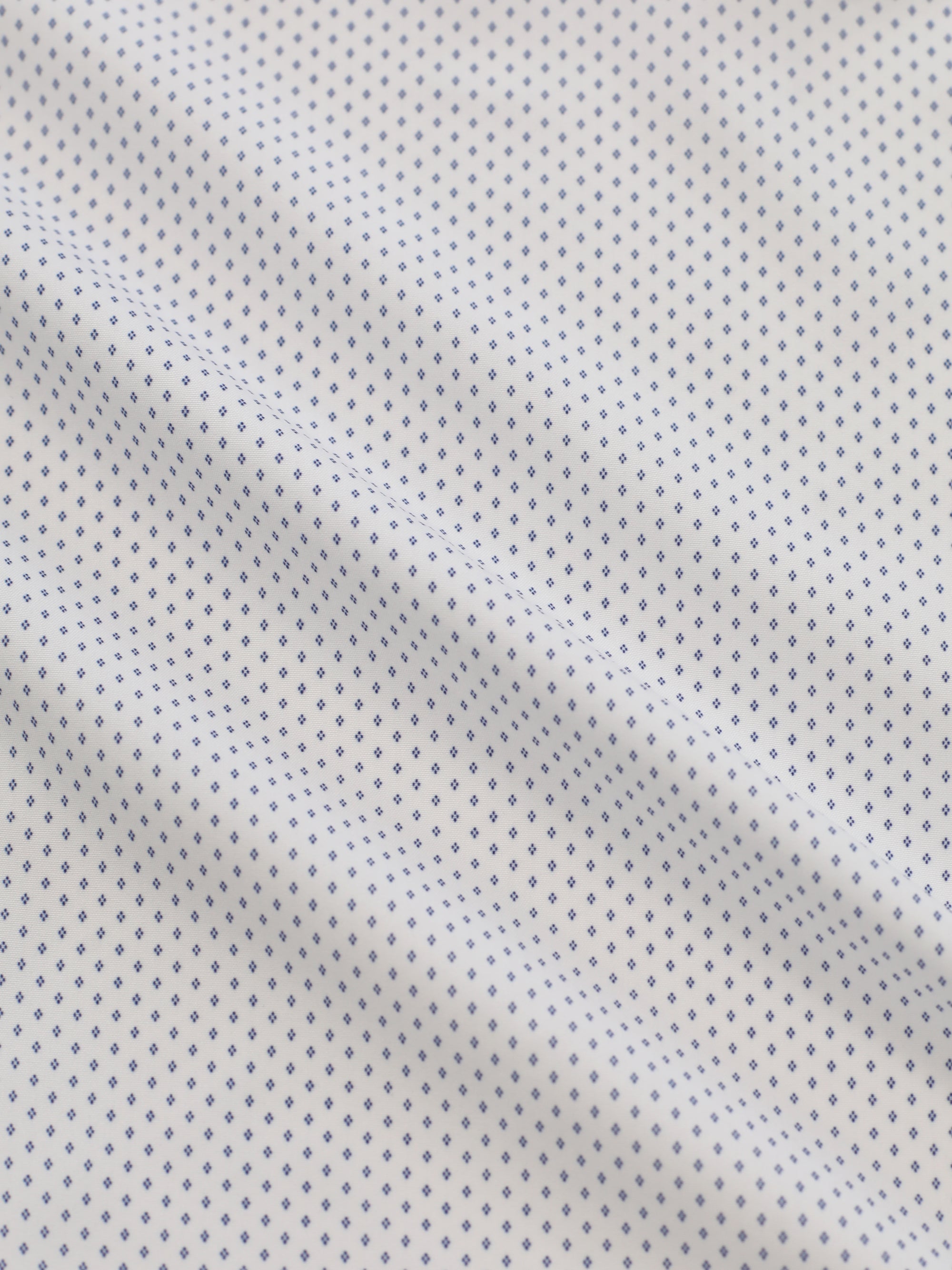 Core Geo Pattern Performance - Clover White